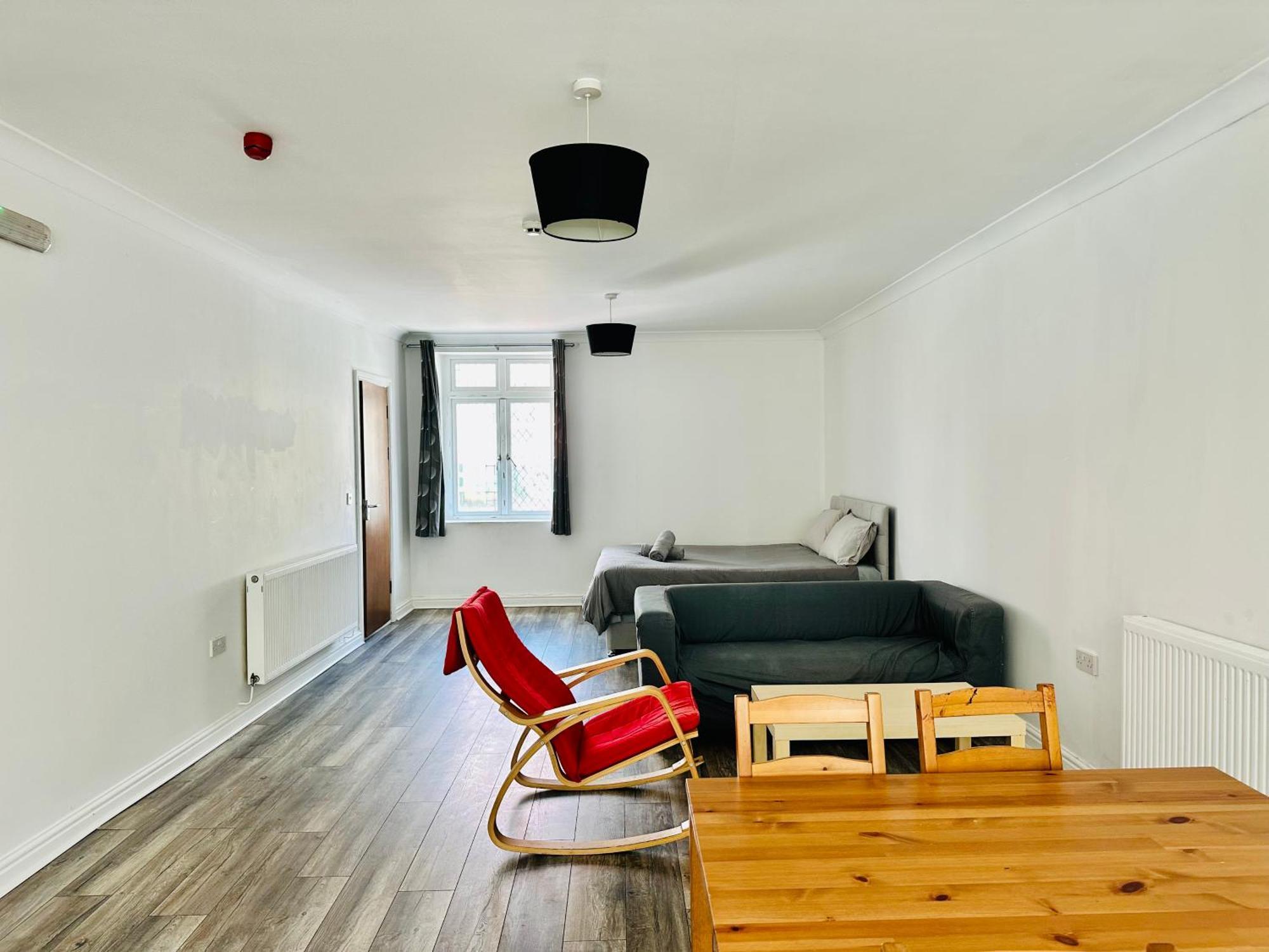 Spacious And Affordable City Center Two Beds Flat Swansea Exterior foto