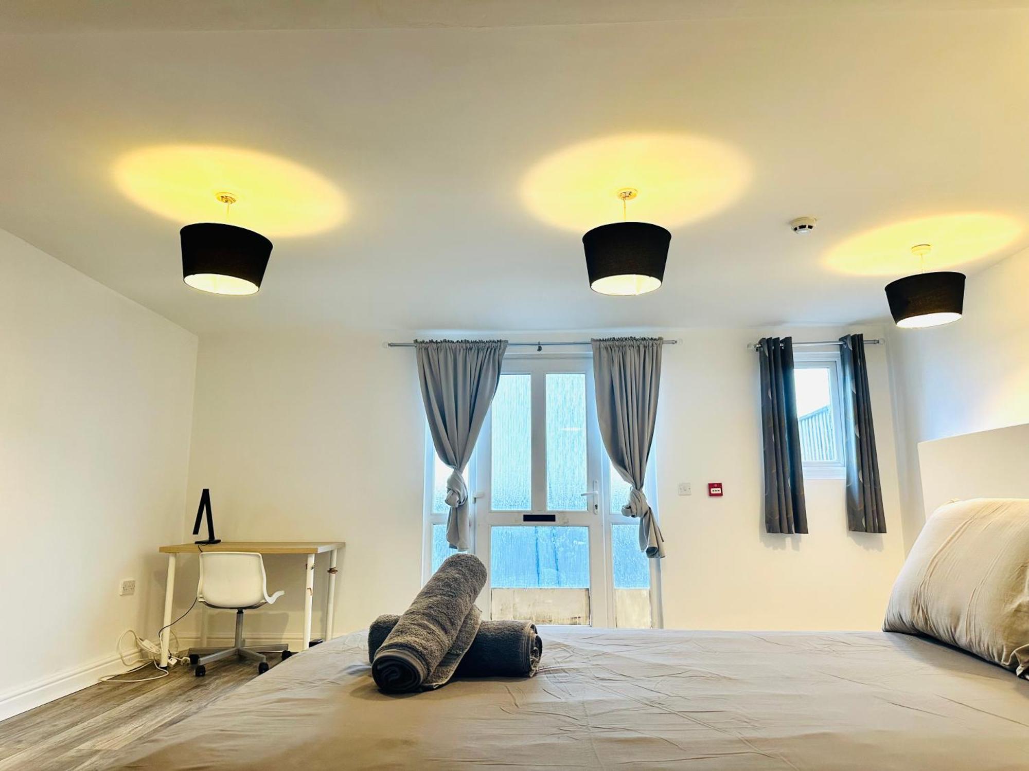 Spacious And Affordable City Center Two Beds Flat Swansea Exterior foto