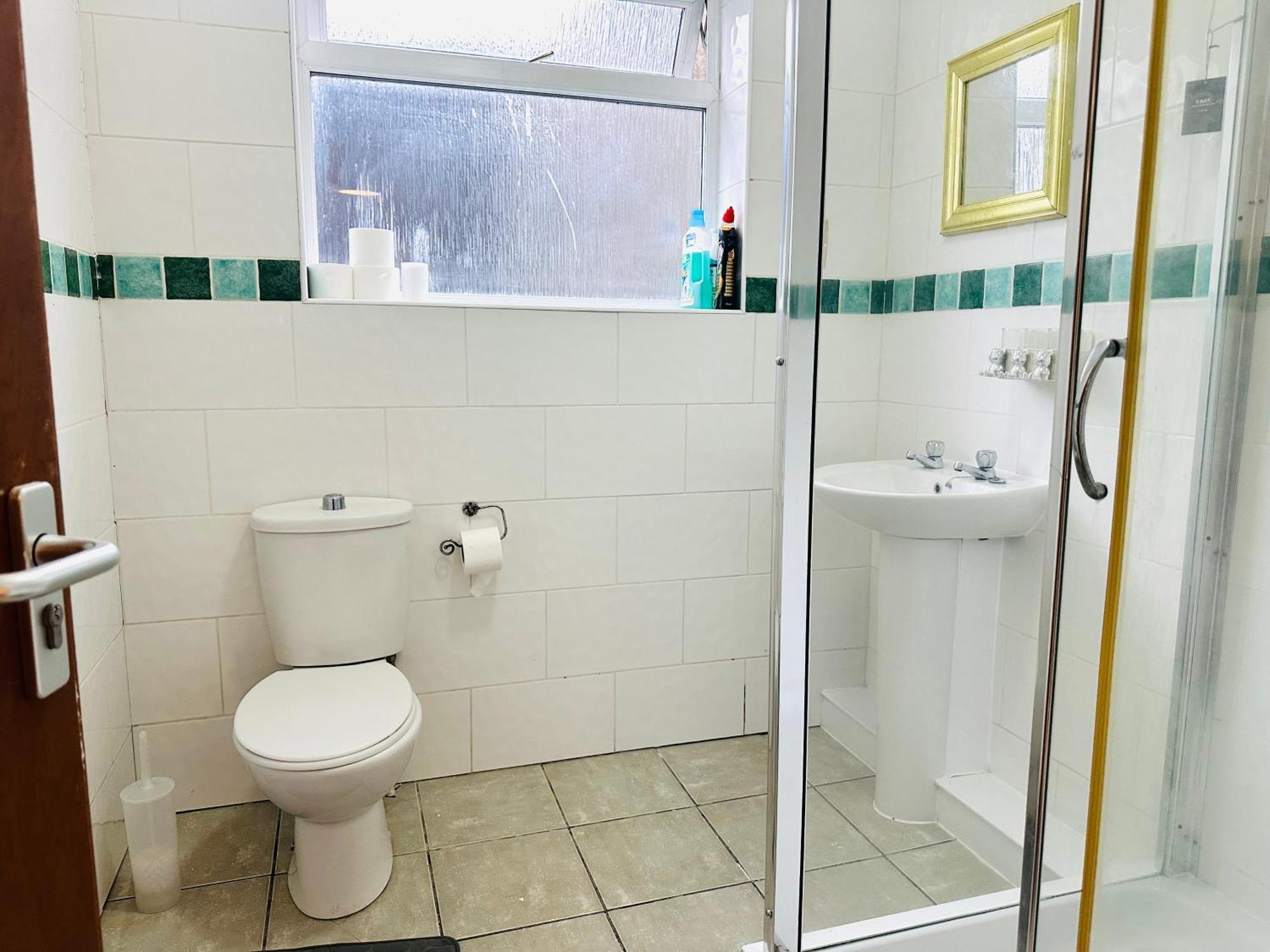 Spacious And Affordable City Center Two Beds Flat Swansea Exterior foto