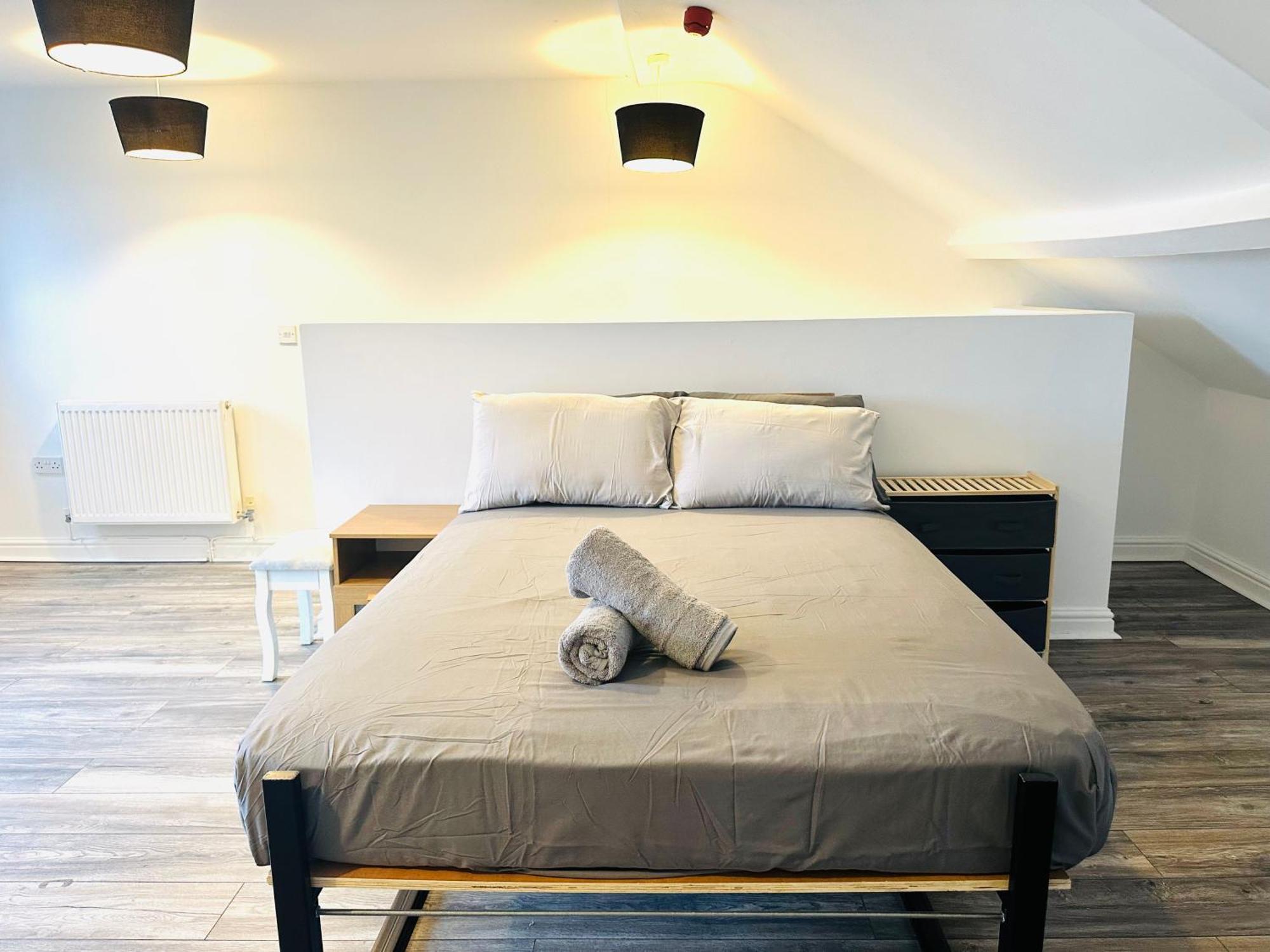 Spacious And Affordable City Center Two Beds Flat Swansea Exterior foto